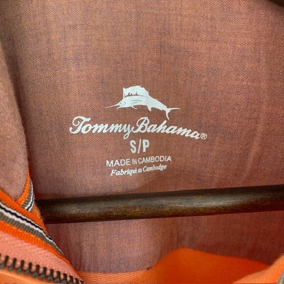Tommy Bahama 1/4 Zip Pull over - Small - Picture 4 of 4
